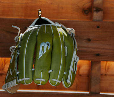 5 Steps to Break In Your New Baseball Glove the Right Way